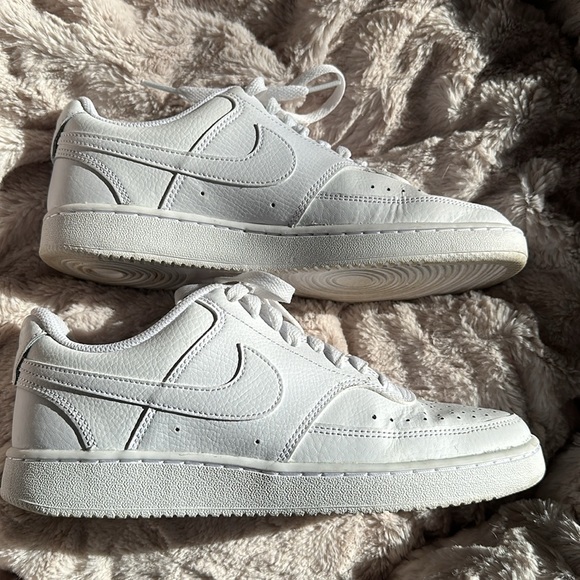 Nike Court Vision Low Sneaker- Excellent condition - Picture 7 of 10